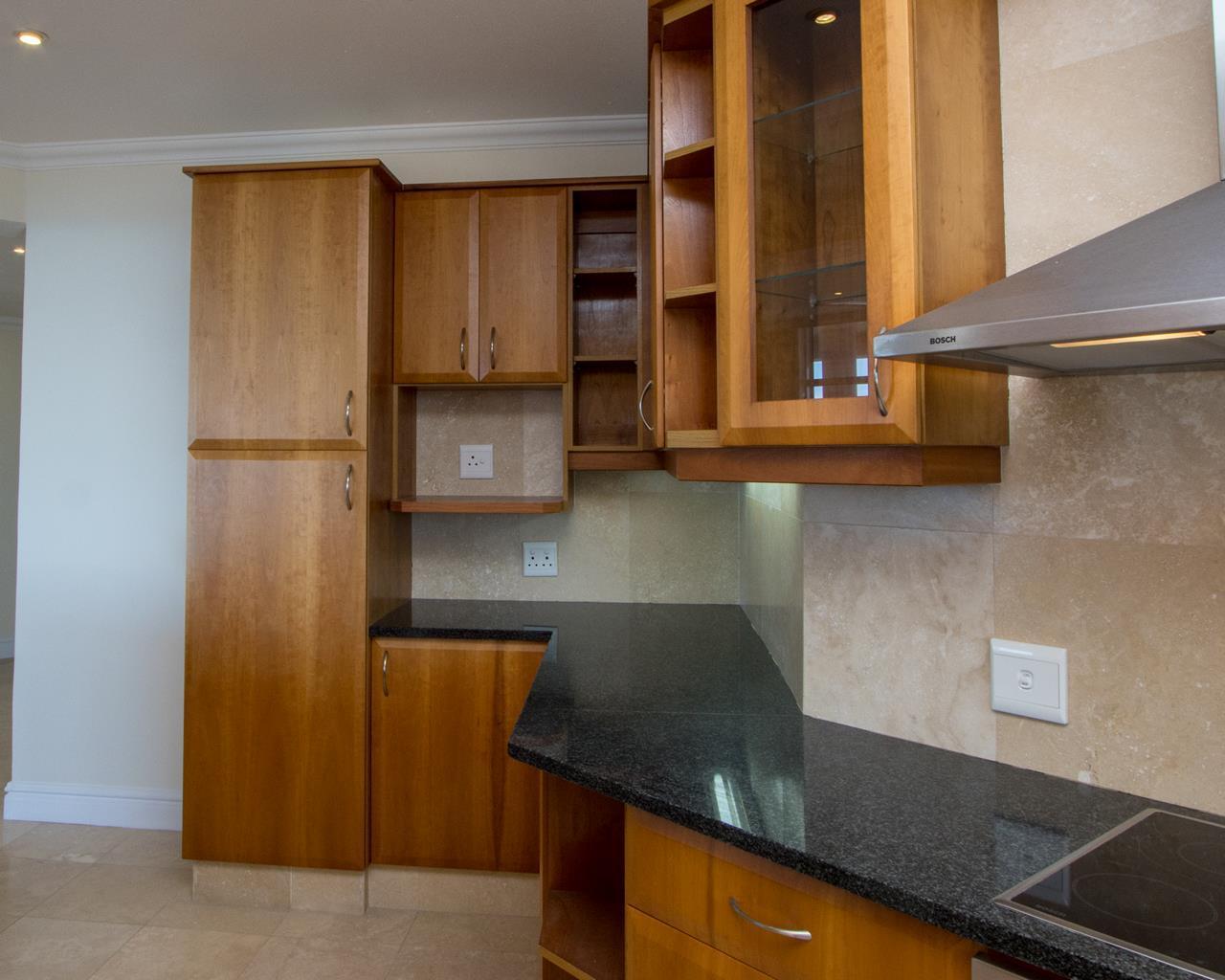 Umhlanga Oceanfront Three-Bed Apartment — photograph 5