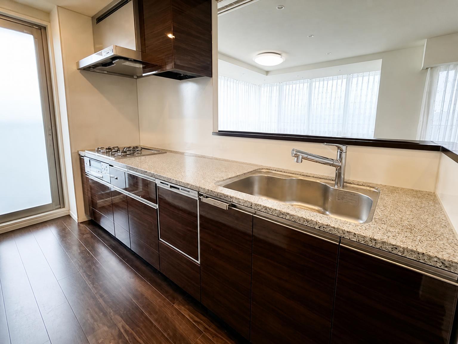 The Parkhouse Nakanoshima Tower — photograph 4