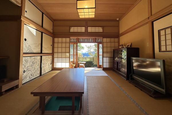 6-Bedroom Villa in Atami — photograph 3