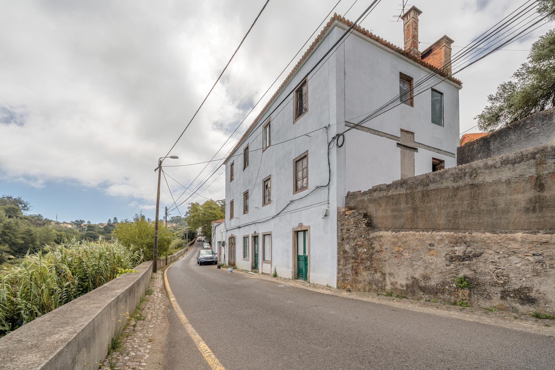 Building in Sintra — photograph 2