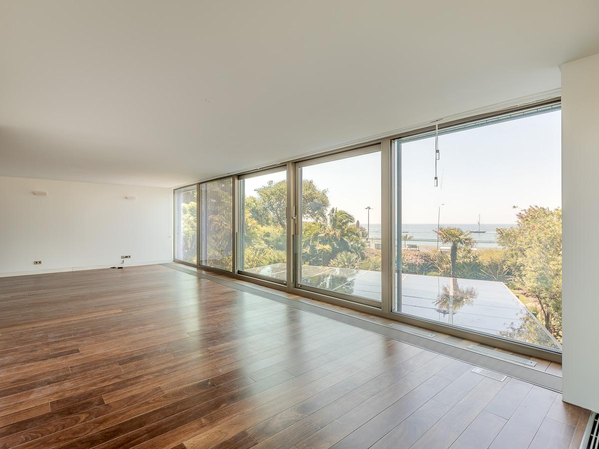 3-Bedroom Apartment with Sea Views in Cascais — photograph 3